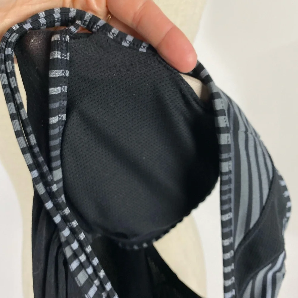 ATHLETA Bra Cut Out Athletic Tank Womens XS - Picture 6 of 7